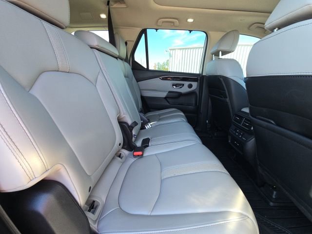 Used 2024 Honda Pilot Touring image 16