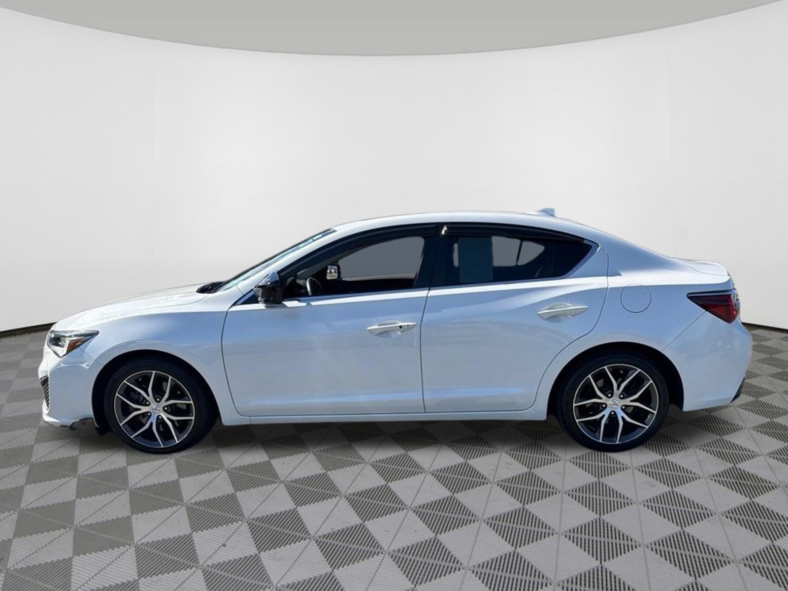 Used 2021 Acura ILX w/ Premium Package FWD image 3