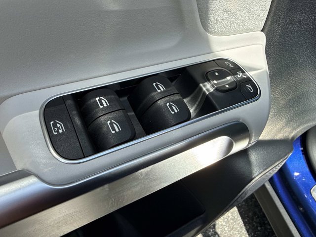 Used 2022 Mercedes-Benz GLB 35 AMG 4MATIC image 22