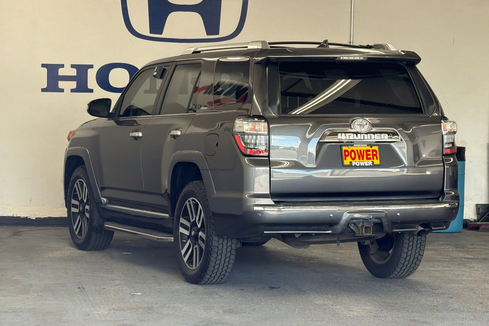 Used 2016 Toyota 4Runner Limited AWD/4WD image 5
