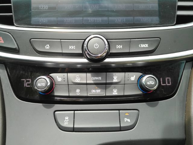 Used 2017 Buick LaCrosse Essence FWD image 44