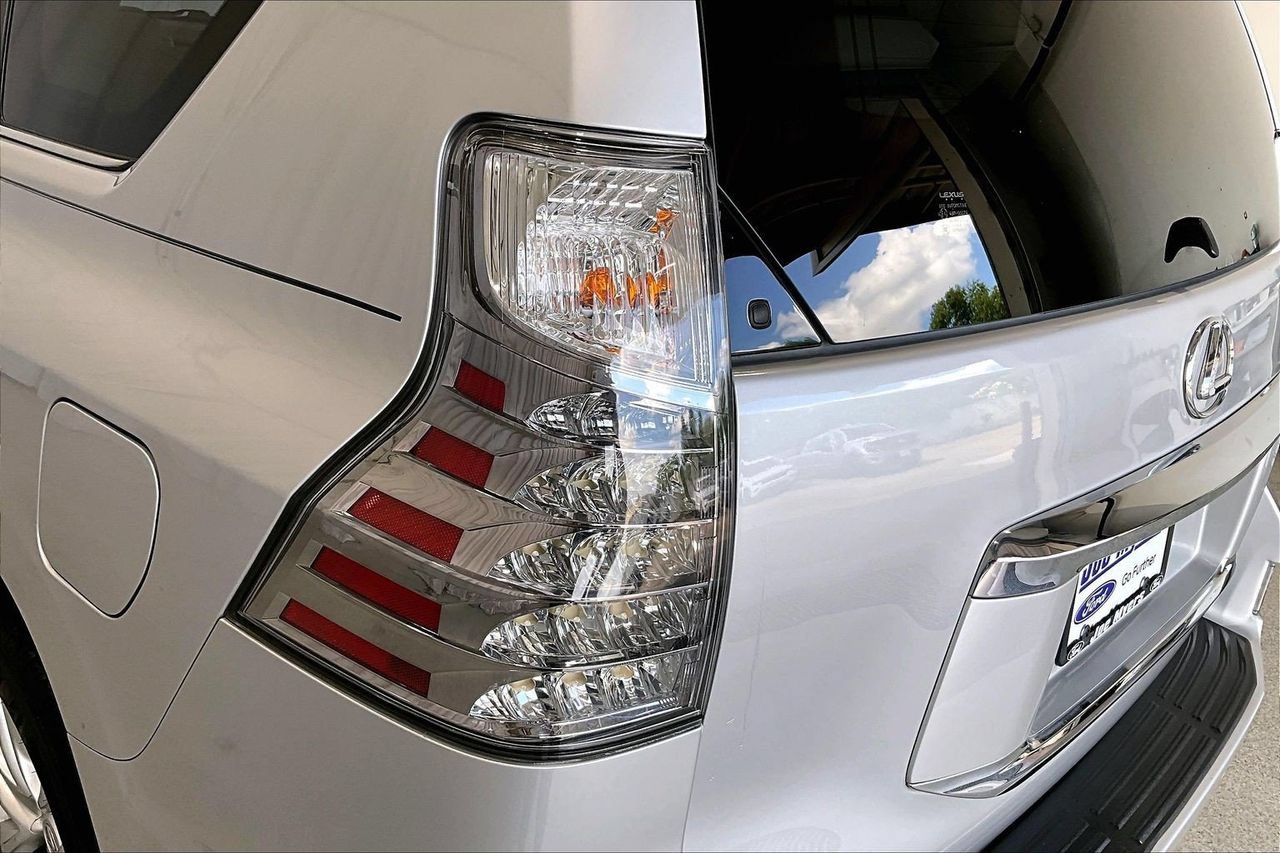 Used 2014 Lexus GX 460 w/ Premium Package AWD/4WD image 29