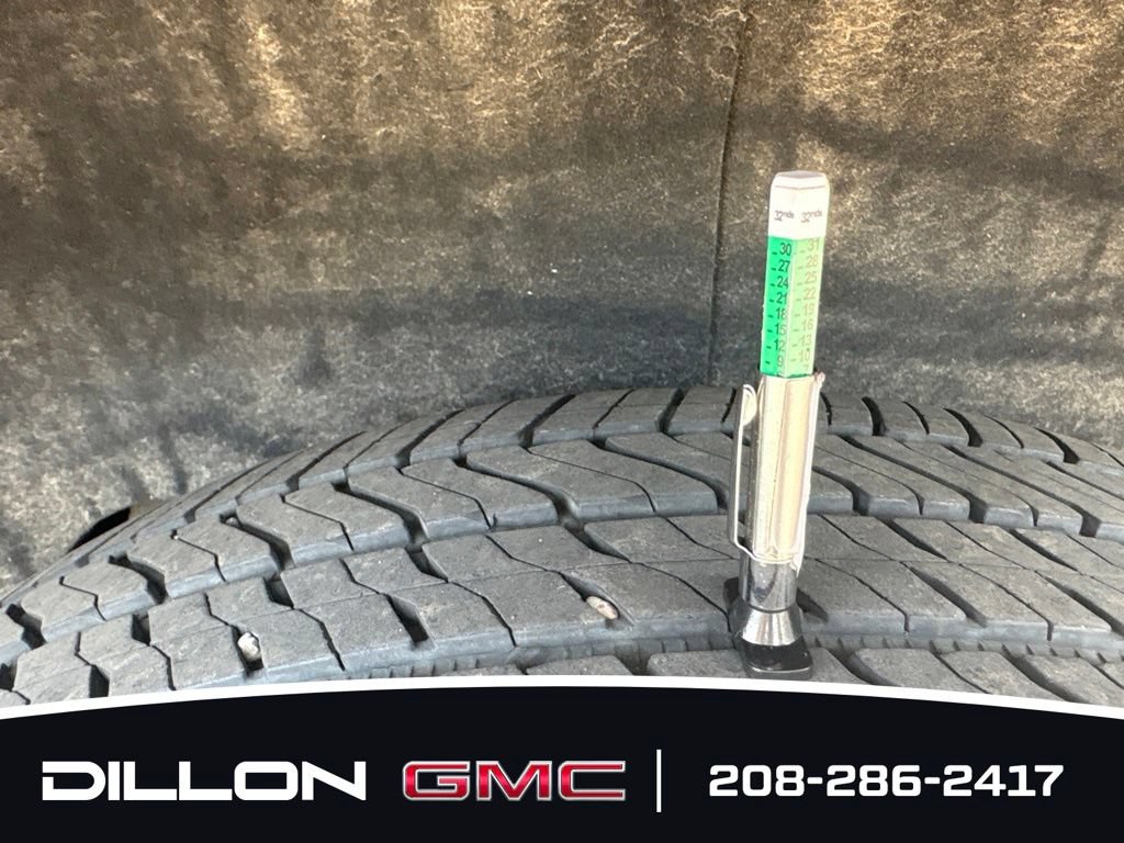 Used 2024 GMC Yukon Denali w/ Advanced Technology Package AWD/4WD image 21