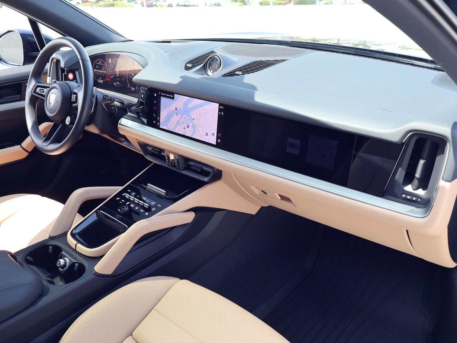 Certified 2026 Porsche Cayenne E-Hybrid w/ Premium Package Plus AWD/4WD image 25