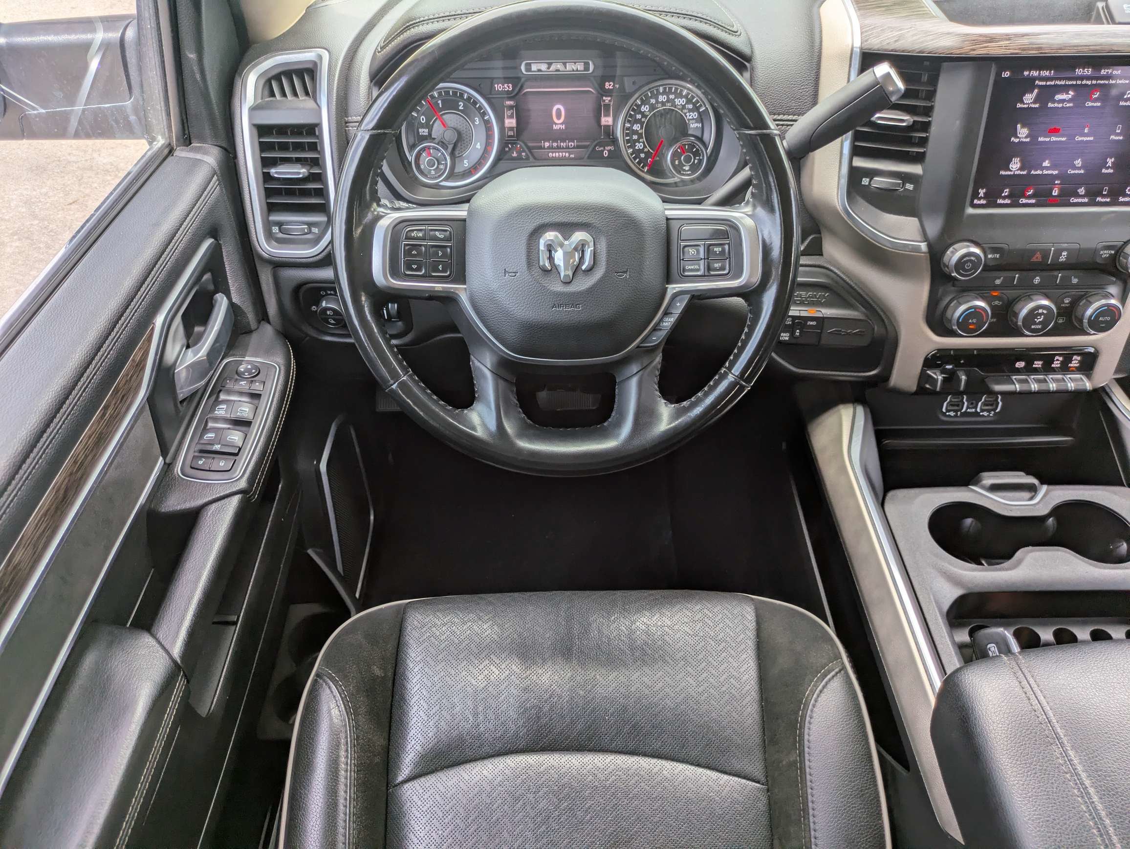 Used 2020 RAM 2500 Laramie w/ Chrome Appearance Group AWD/4WD image 4