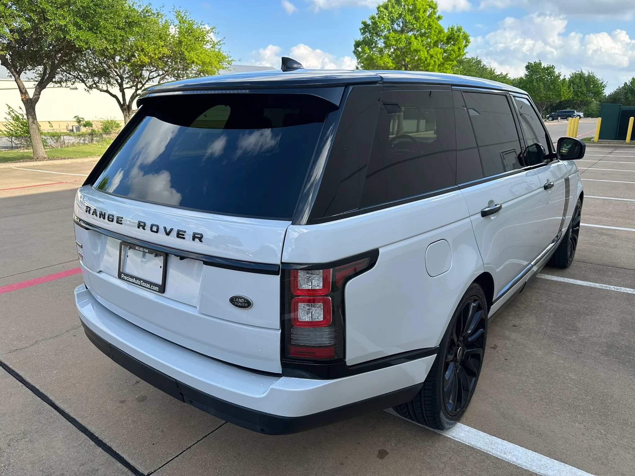 Used 2017 Land Rover Range Rover Long Wheelbase Supercharged AWD/4WD image 9