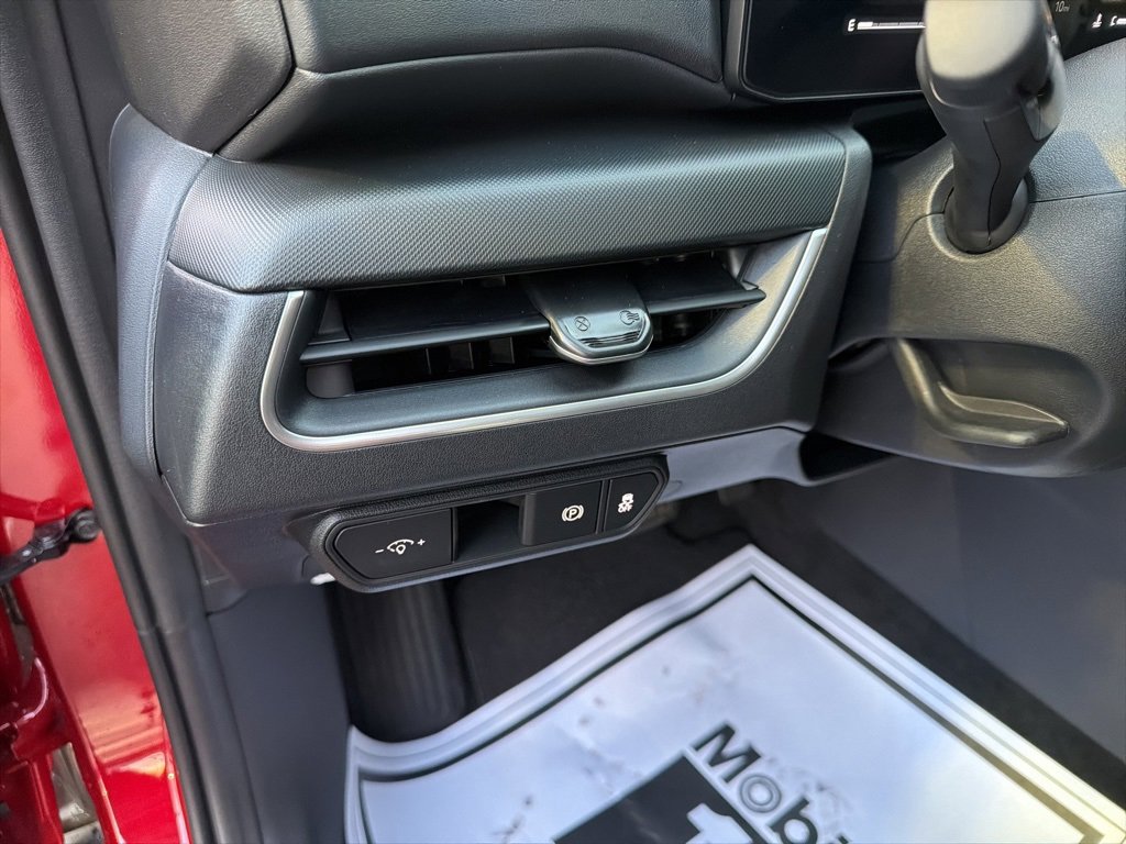 New 2025 Kia K4 LXS image 32