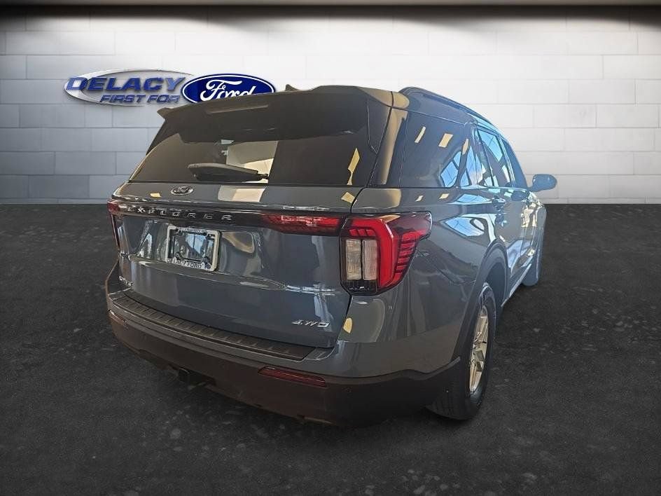 Used 2025 Ford Explorer Active AWD/4WD image 7