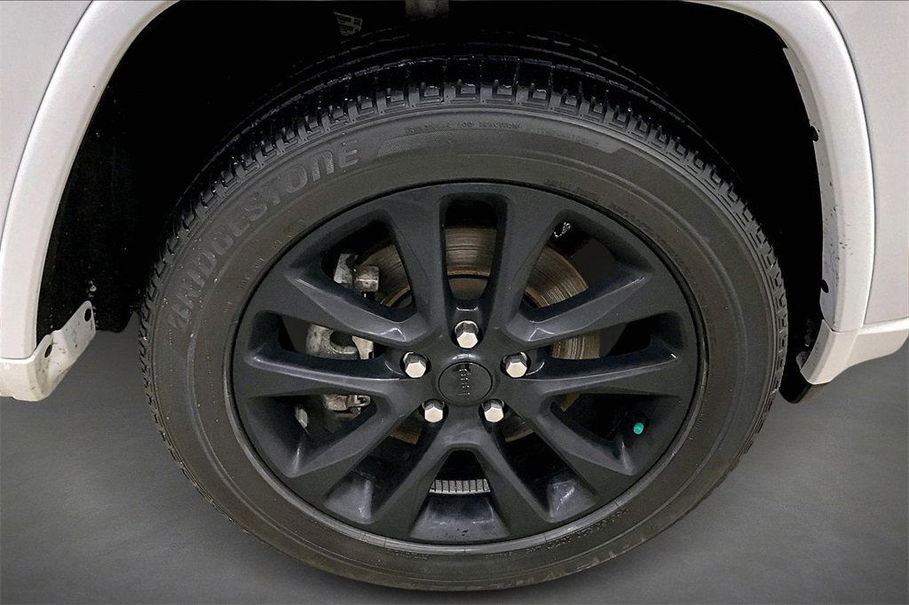 Used 2022 Jeep Grand Cherokee Laredo X image 33