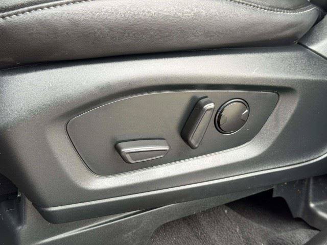 Used 2024 Ford Explorer XLT w/ Equipment Group 202A RWD image 22