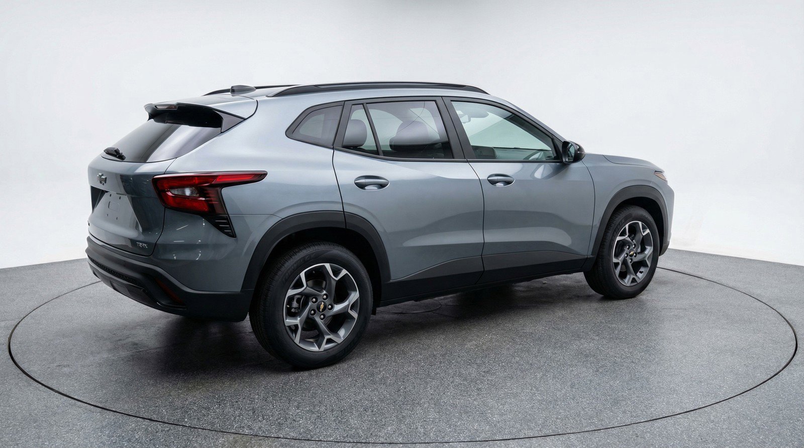 Used 2025 Chevrolet Trax LT w/ LT Convenience Package FWD image 9