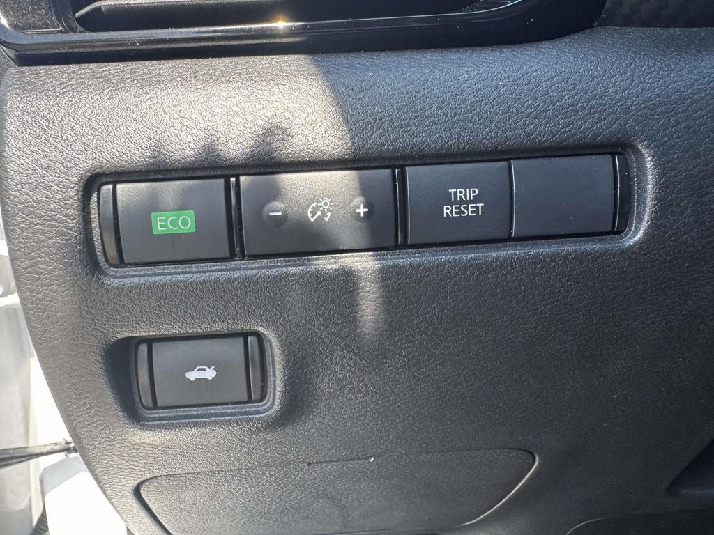 Used 2024 Nissan Sentra SV FWD image 18