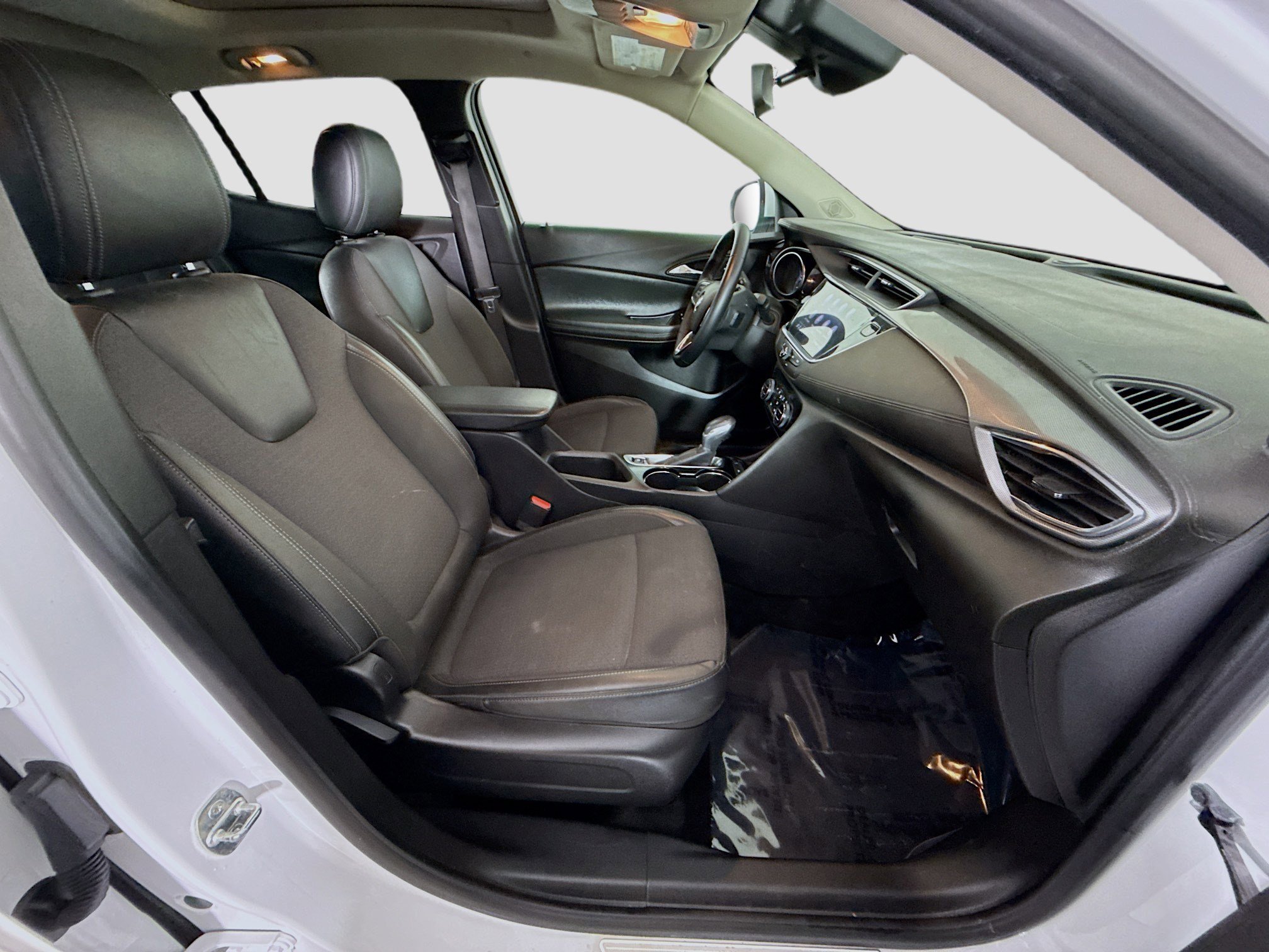 Used 2020 Buick Encore GX Select w/ Experience Buick Package image 29