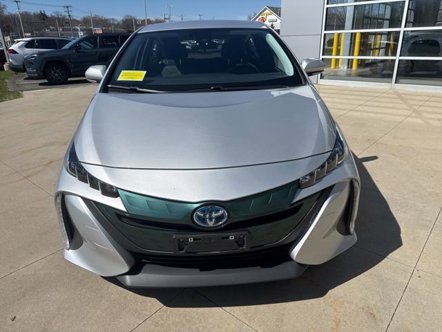 Used 2018 Toyota Prius Prime Premium image 2