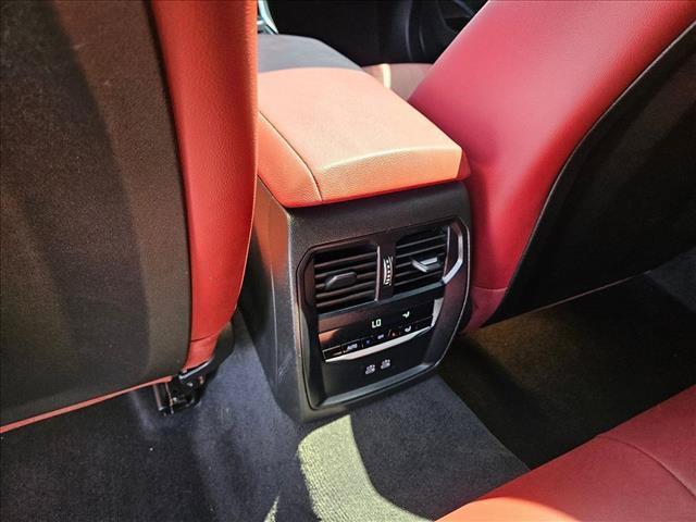 Certified 2024 BMW 330i Sedan w/ M Sport Package RWD image 18