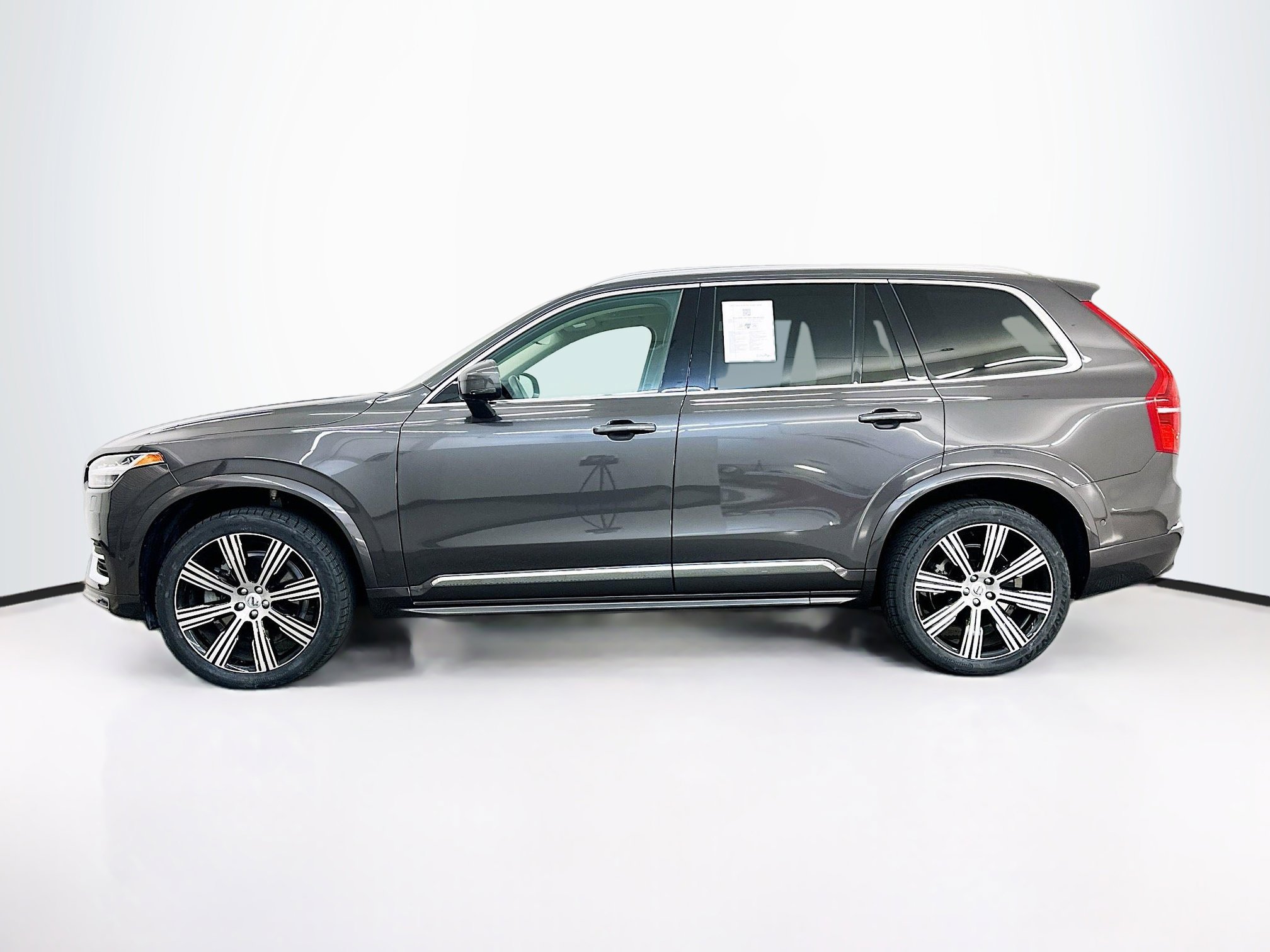 Used 2024 Volvo XC90 B6 Plus w/ Protection Package Premier image 4