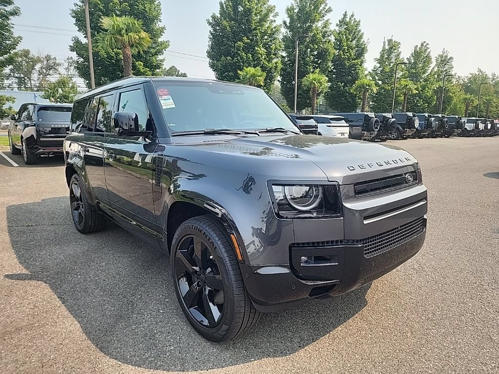 New 2026 Land Rover Defender 130 X-Dynamic SE AWD/4WD image 8