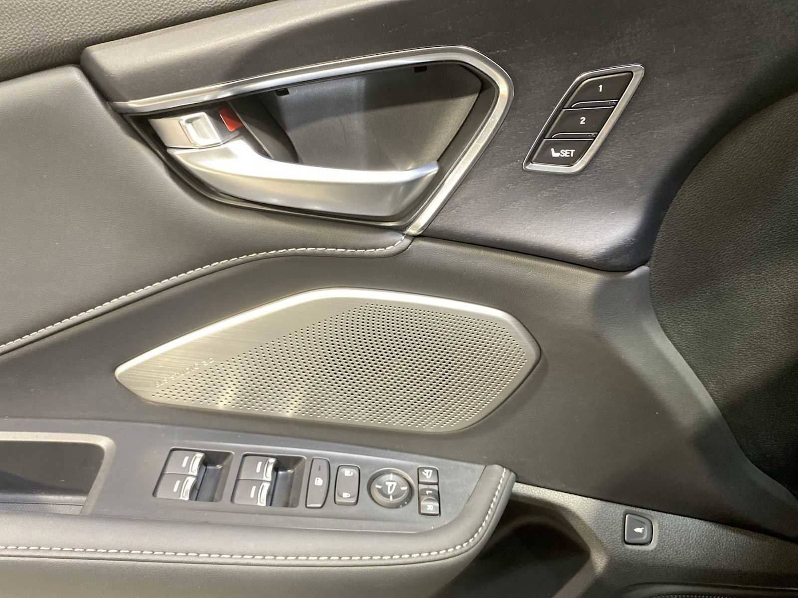 Certified 2025 Acura RDX SH-AWD w/ Advance Package image 23