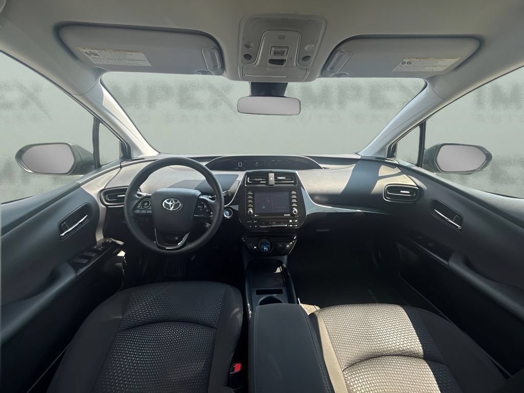 Used 2021 Toyota Prius LE FWD image 7