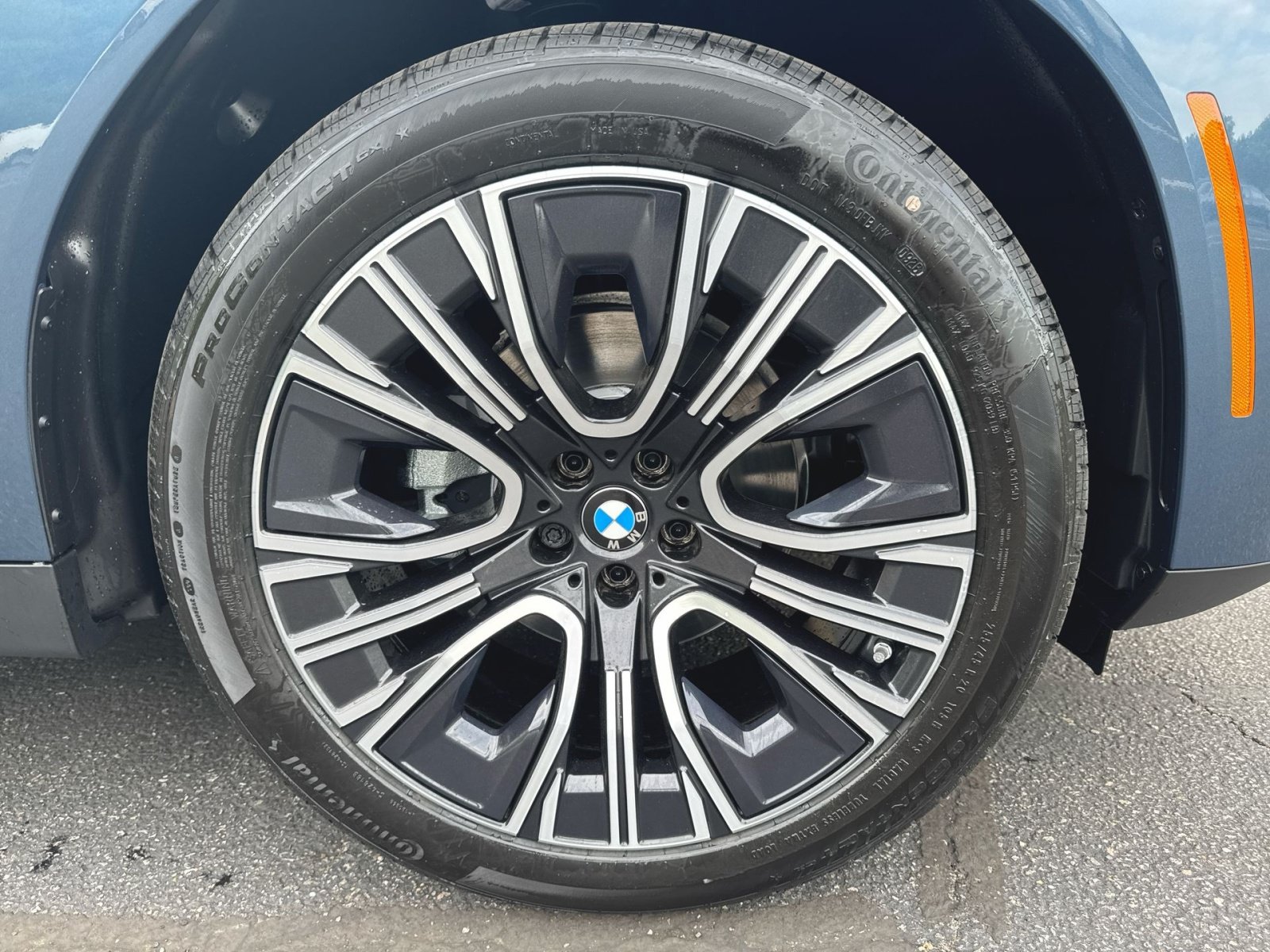 New 2026 BMW X3 xDrive30i w/ Premium Package AWD/4WD image 2