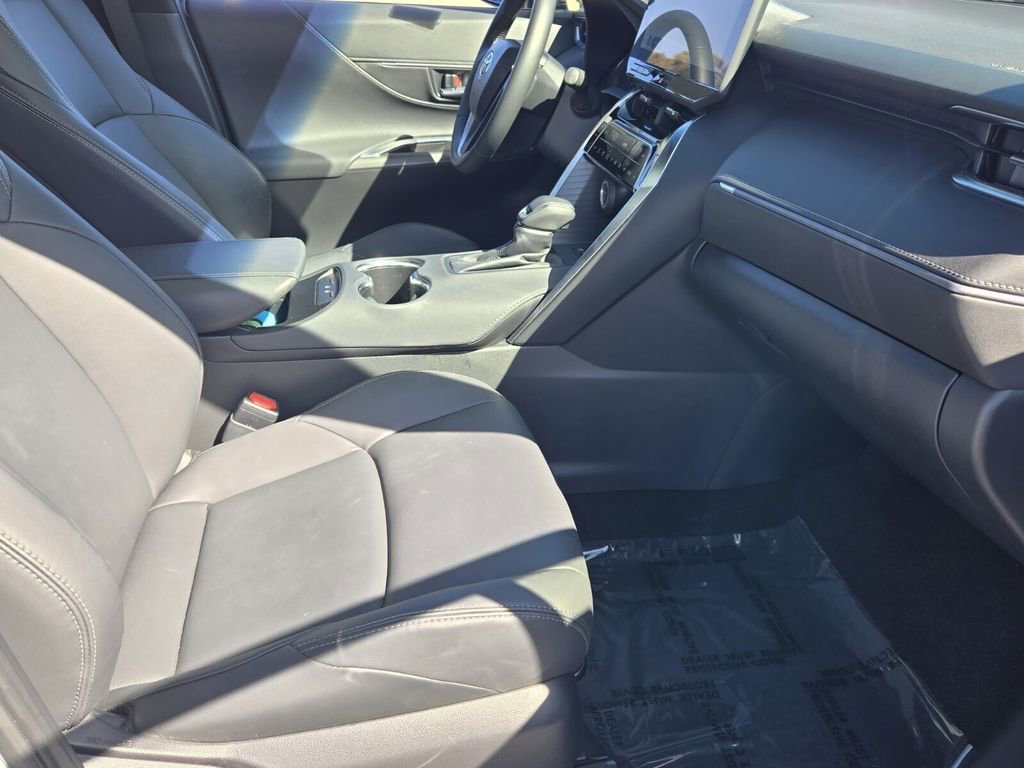 Used 2024 Toyota Venza Nightshade AWD/4WD image 16