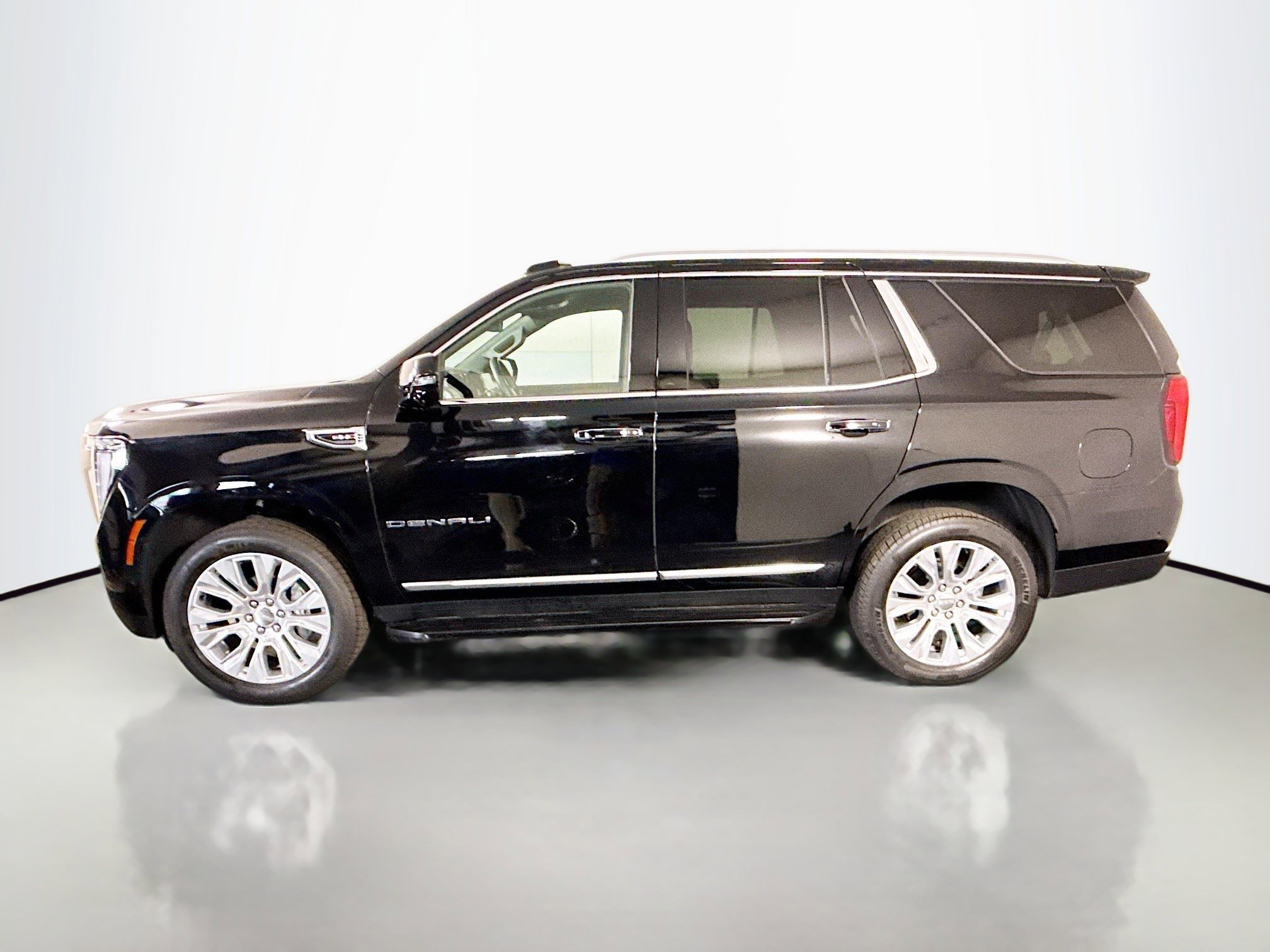 Used 2025 GMC Yukon Denali AWD/4WD image 6