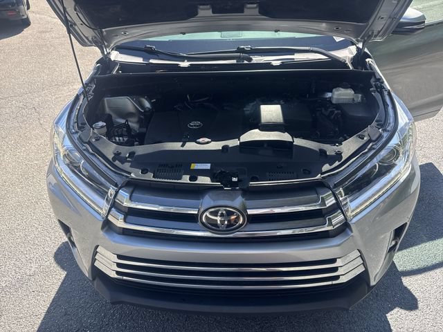 Used 2019 Toyota Highlander Limited FWD image 33