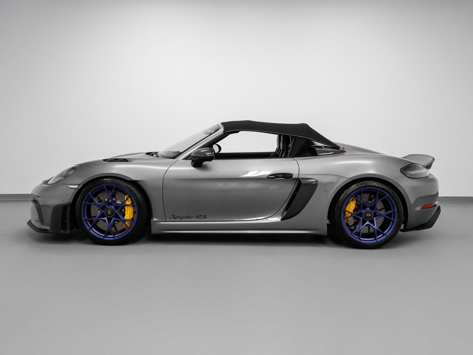 Certified 2025 Porsche 718 Boxster Spyder RS image 2