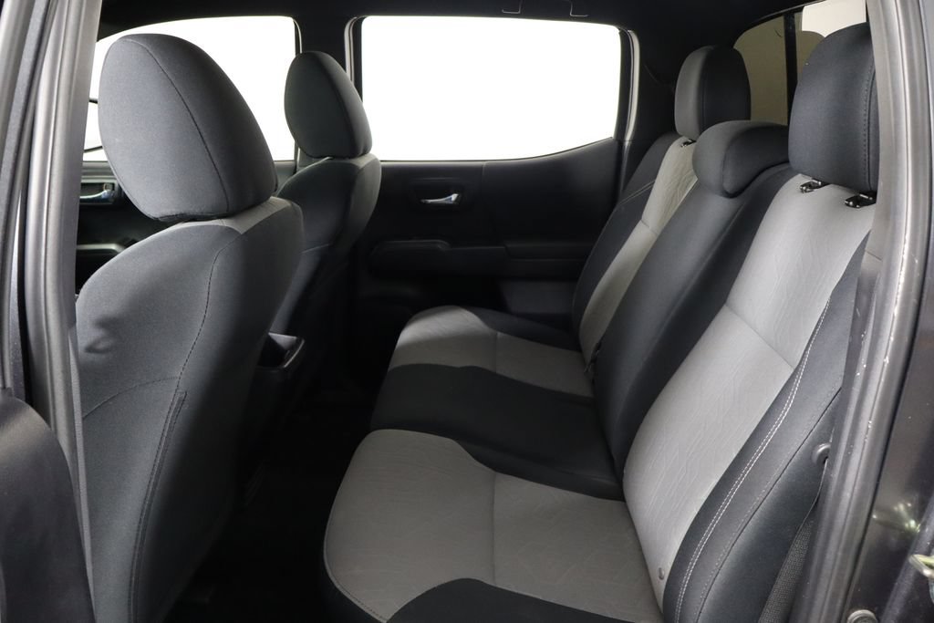 Used 2020 Toyota Tacoma TRD Sport AWD/4WD image 16