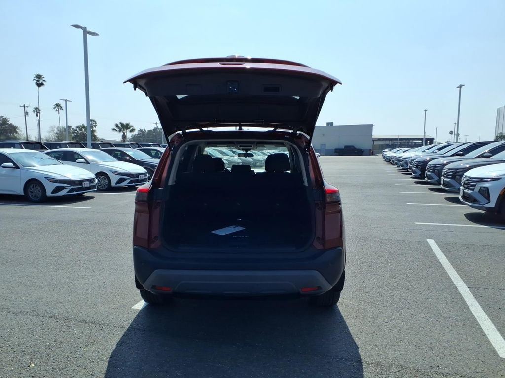 Used 2023 Nissan Rogue S image 20