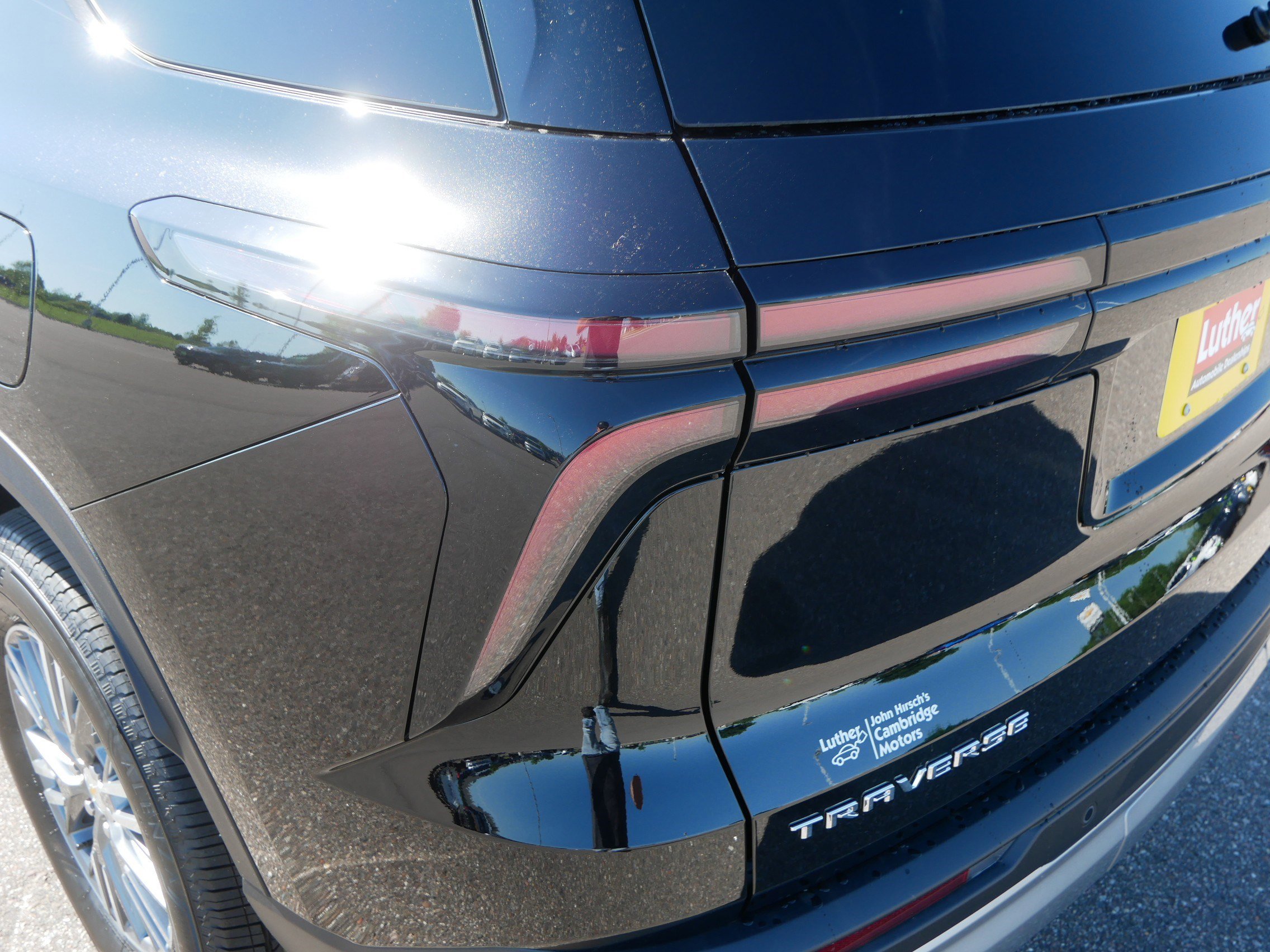 Used 2025 Chevrolet Traverse LT image 17