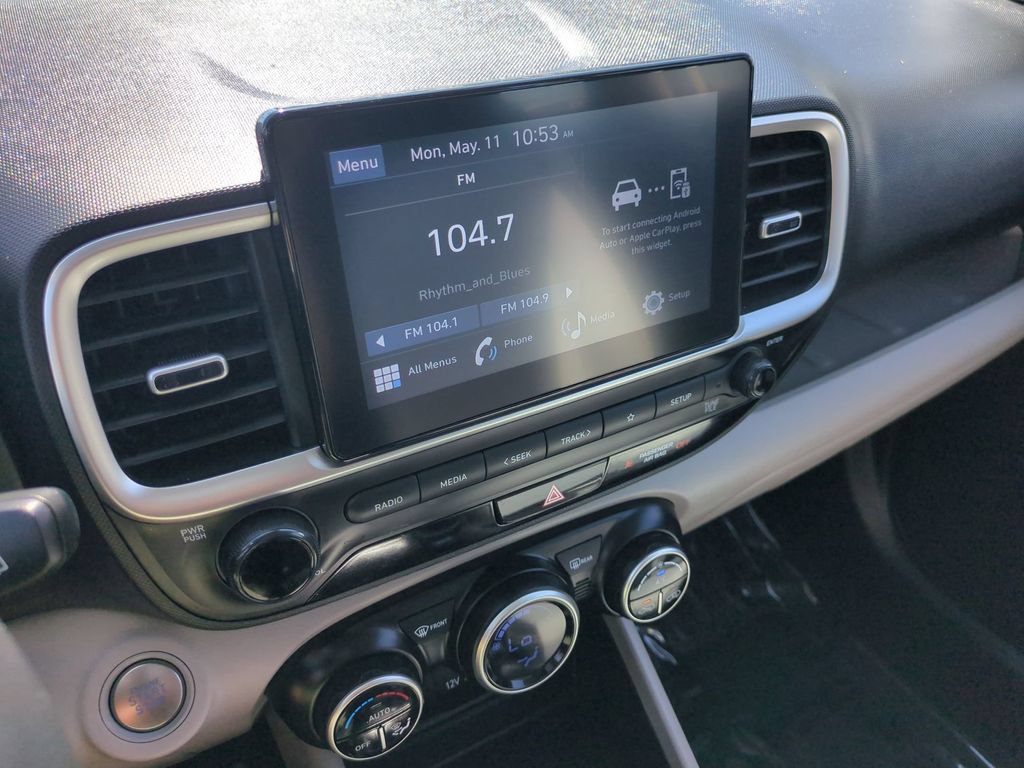 Used 2025 Hyundai Venue SEL FWD image 18