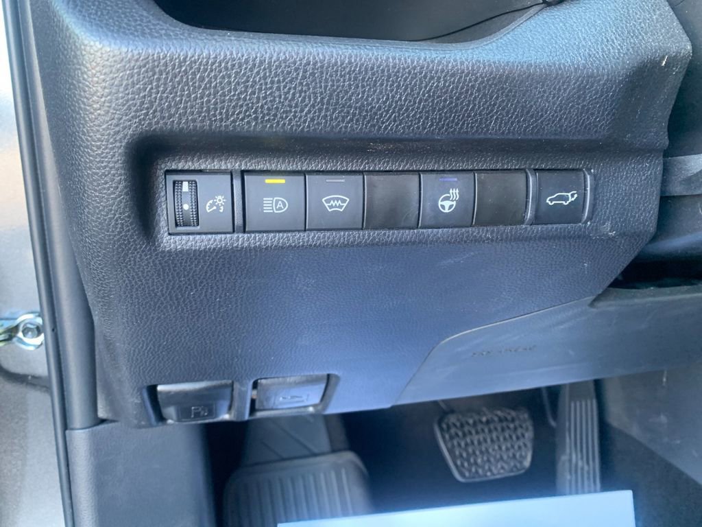 Used 2023 Toyota RAV4 XLE Premium AWD/4WD image 33