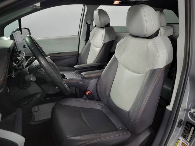 Used 2023 Toyota Sienna XSE w/ XSE Plus Package image 15