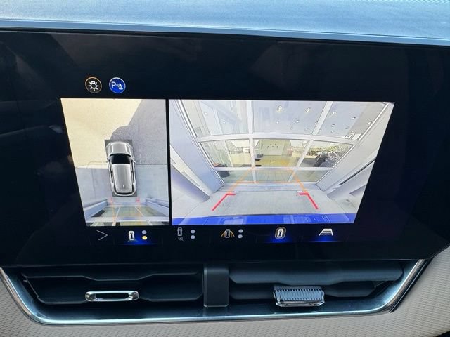 Used 2025 Chevrolet Equinox ACTIV w/ Safety and Technology Package AWD/4WD image 4