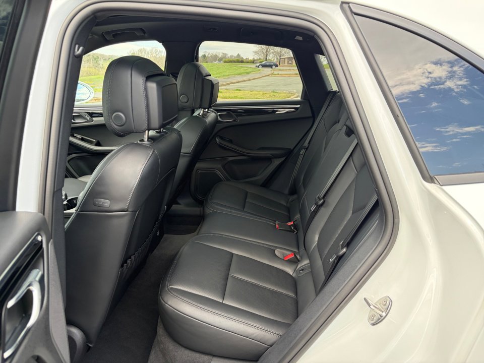 Certified 2026 Porsche Macan Turbo AWD/4WD image 20