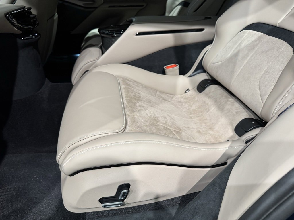 Used 2024 Ferrari Purosangue image 32