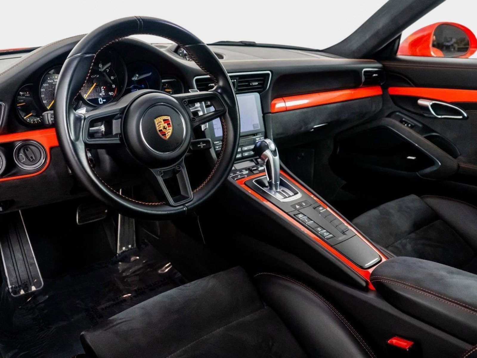 Used 2018 Porsche 911 GT3 RWD image 2