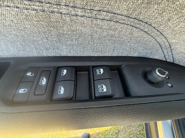 Used 2024 Jeep Compass Latitude w/ Convenience Group image 14