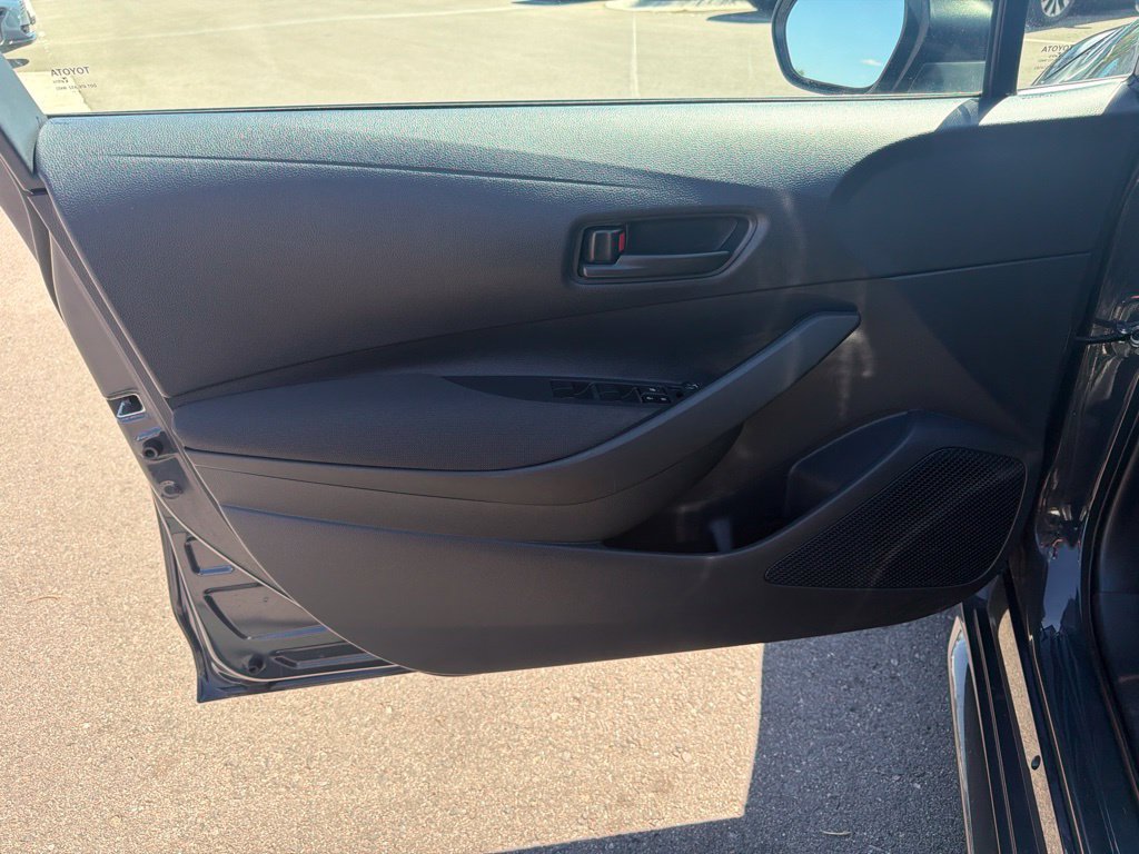 Used 2025 Toyota Corolla LE FWD image 21
