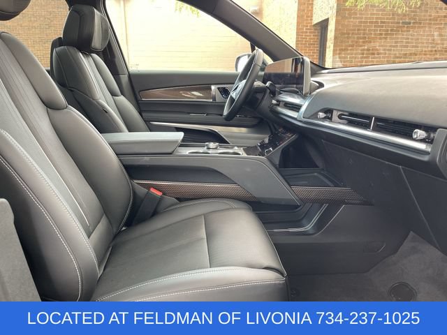 Used 2026 Cadillac Vistiq Sport w/ LPO, Floor Liner Package AWD/4WD image 28