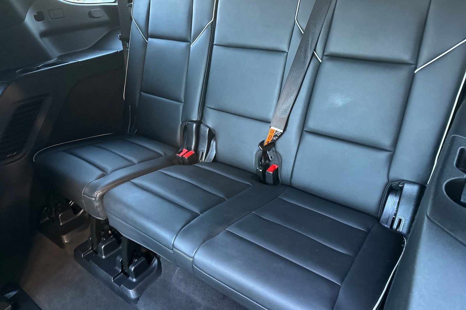 Used 2025 Cadillac Escalade Premium Luxury image 17