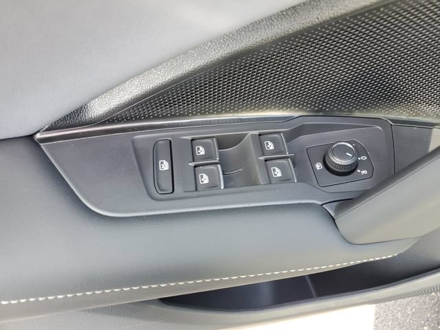 New 2026 Volkswagen Tiguan SE R-Line AWD/4WD image 16