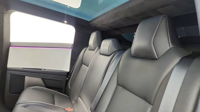 Used 2024 Tesla Cybertruck AWD Crew Cab image 27