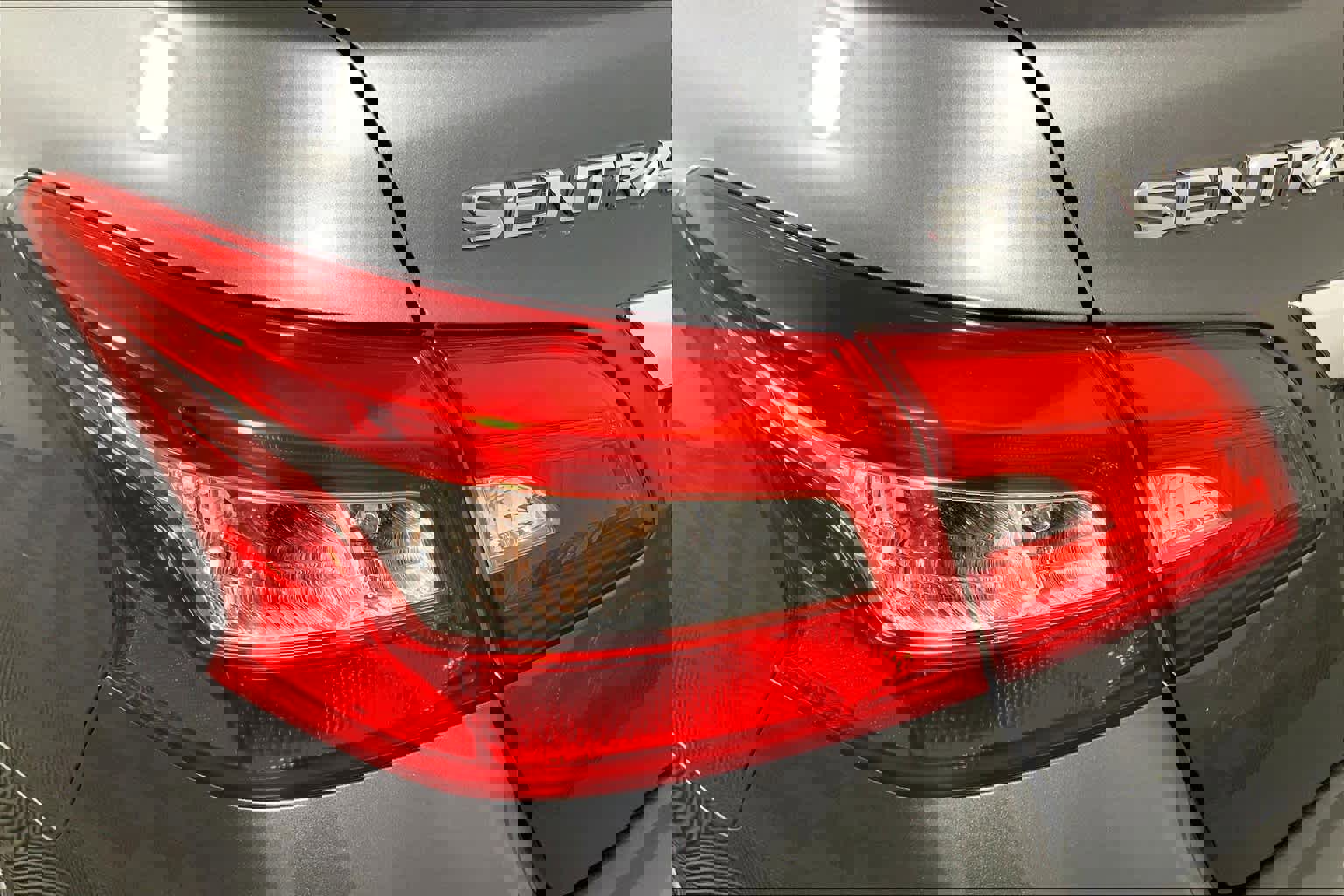 Used 2016 Nissan Sentra SV image 28