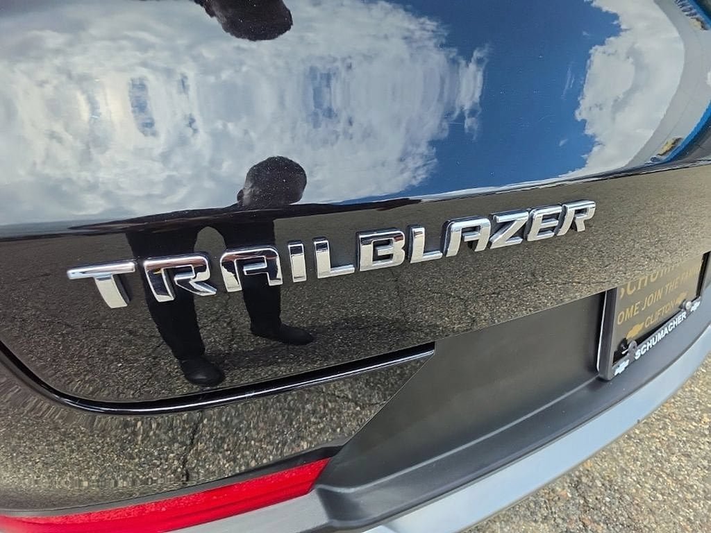 Used 2023 Chevrolet TrailBlazer LT FWD image 31