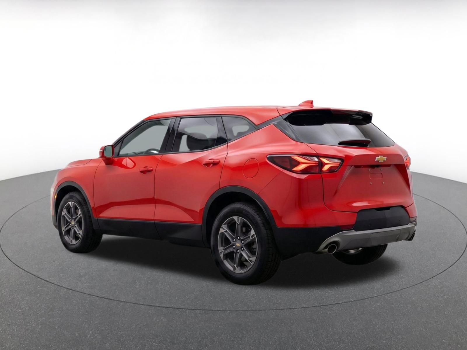 Used 2026 Chevrolet Blazer LT FWD image 6