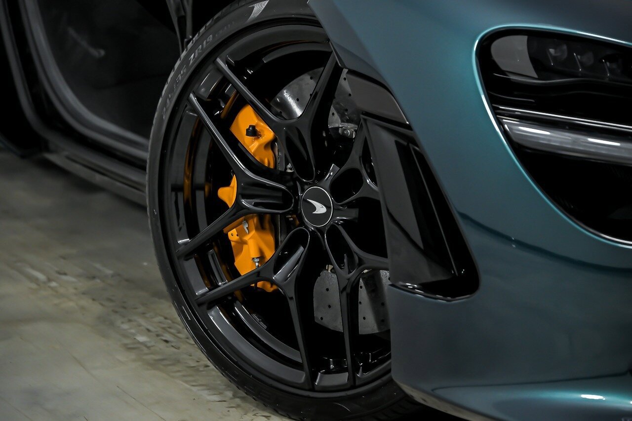 Used 2024 McLaren 750S Spider RWD image 4