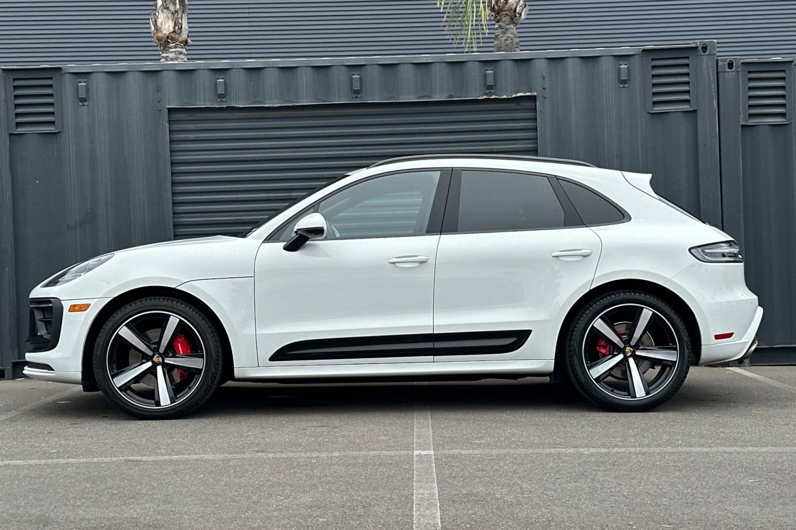 Certified 2024 Porsche Macan S AWD/4WD image 2