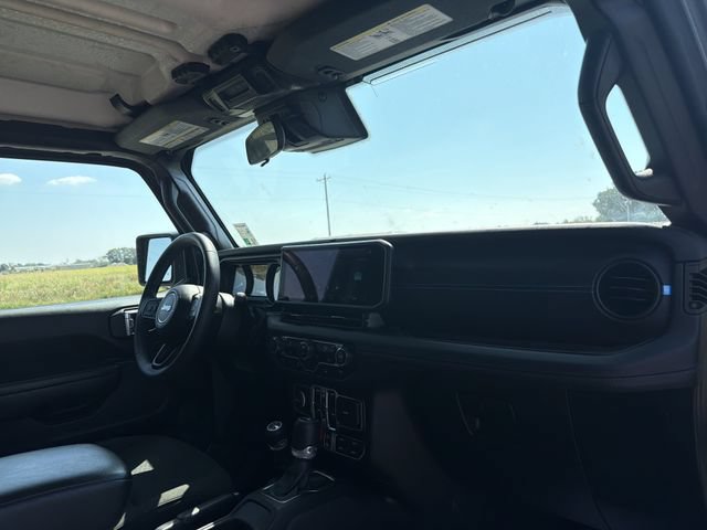 Used 2024 Jeep Wrangler Unlimited Rubicon 4xe AWD/4WD image 12